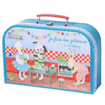 https://www.jouetdefamille.com/9691-large_default/valise-patisserie-la-grande-famille-moulin-roty.jpg